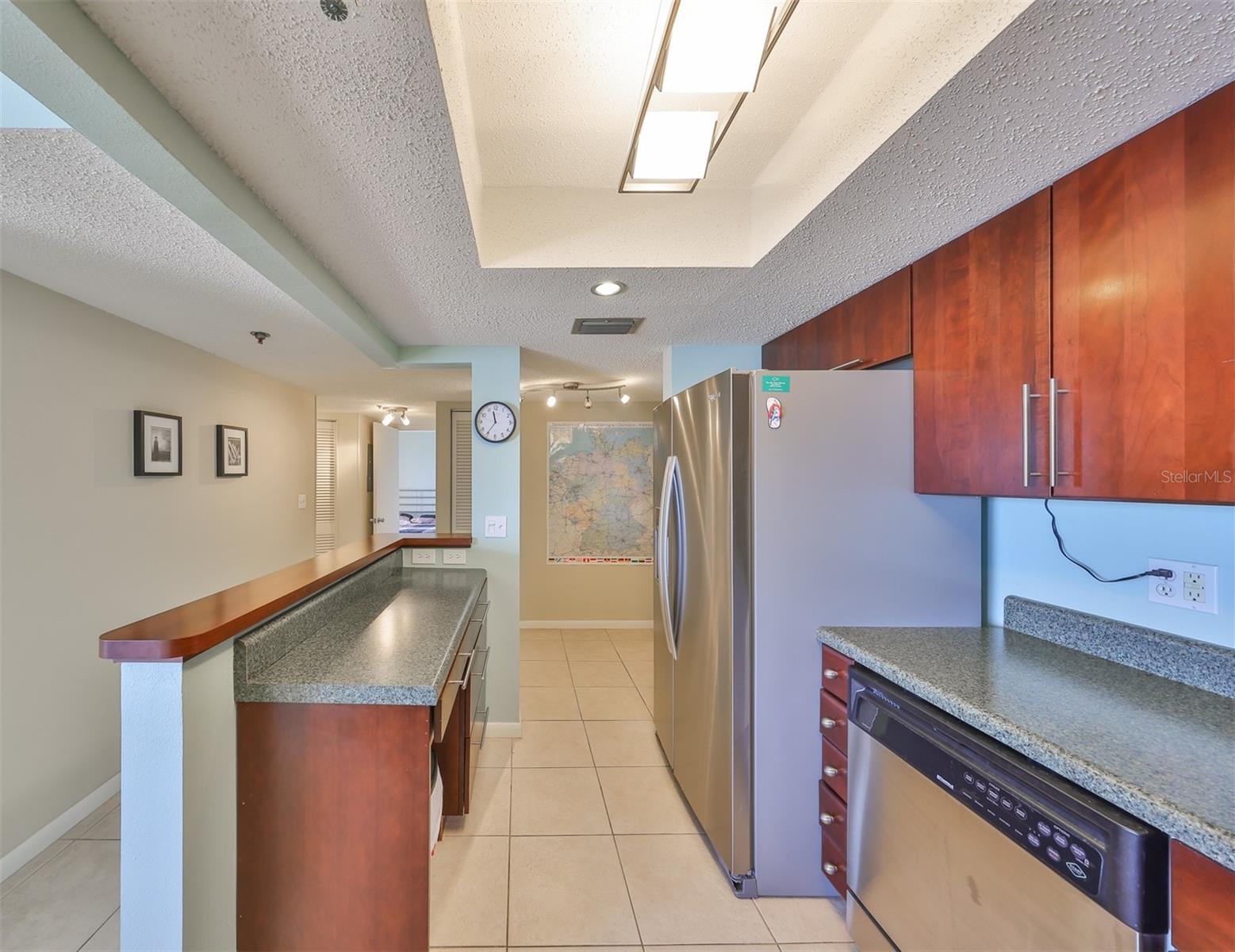 Image 18 of 33 For 7430 Sunshine Skyway Lane S 403