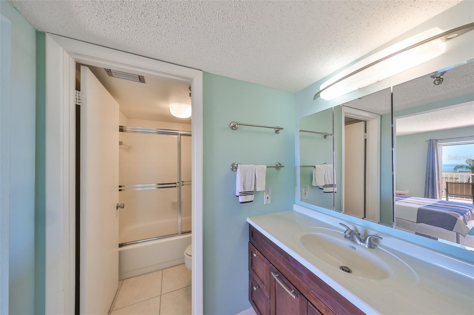 Image 23 of 33 For 7430 Sunshine Skyway Lane S 403