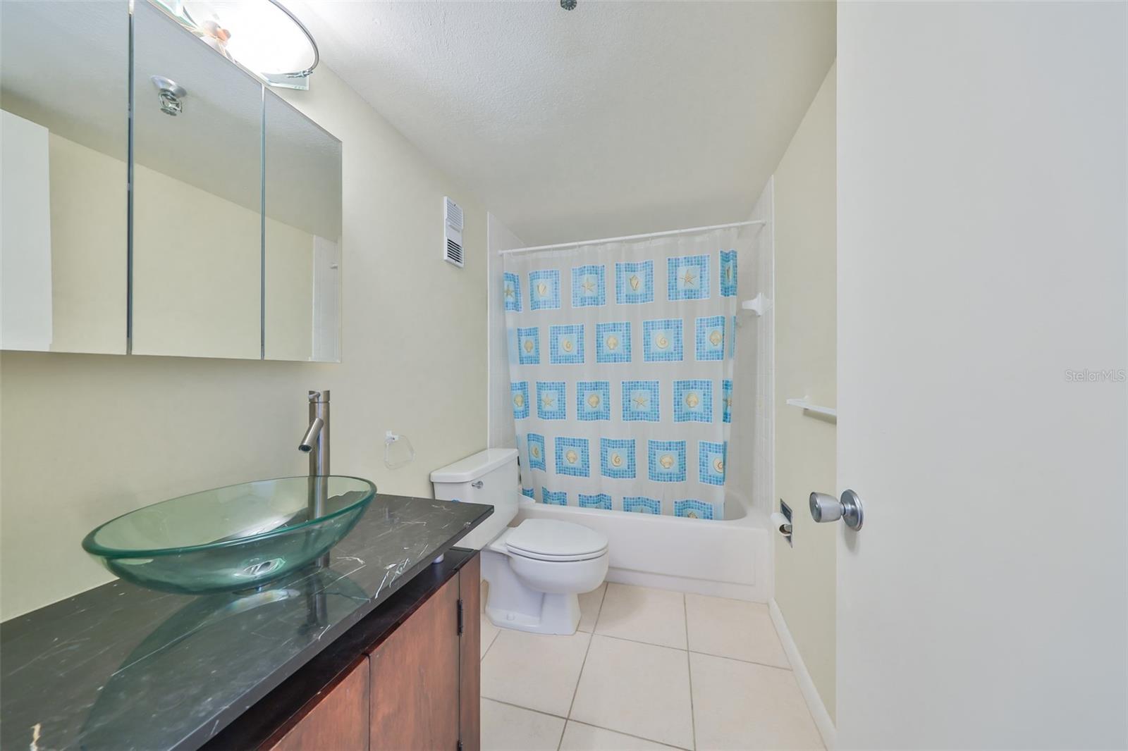 Image 27 of 33 For 7430 Sunshine Skyway Lane S 403