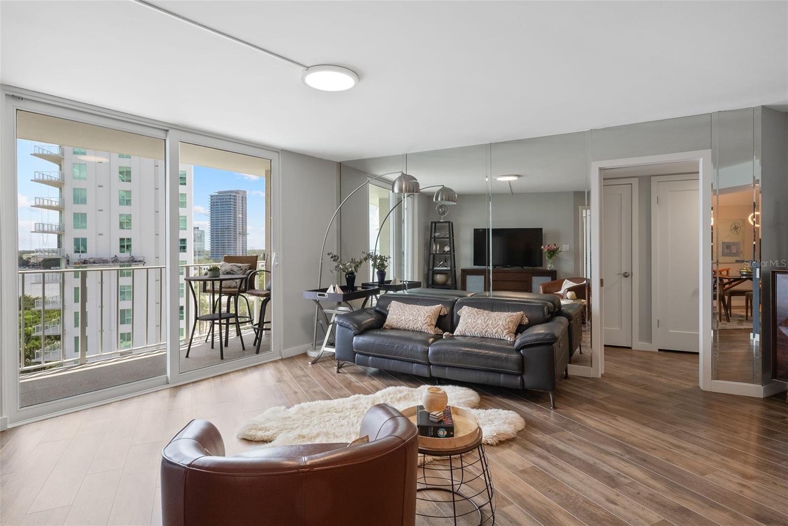 Image 5 of 18 For 2611 Bayshore Boulevard 1002