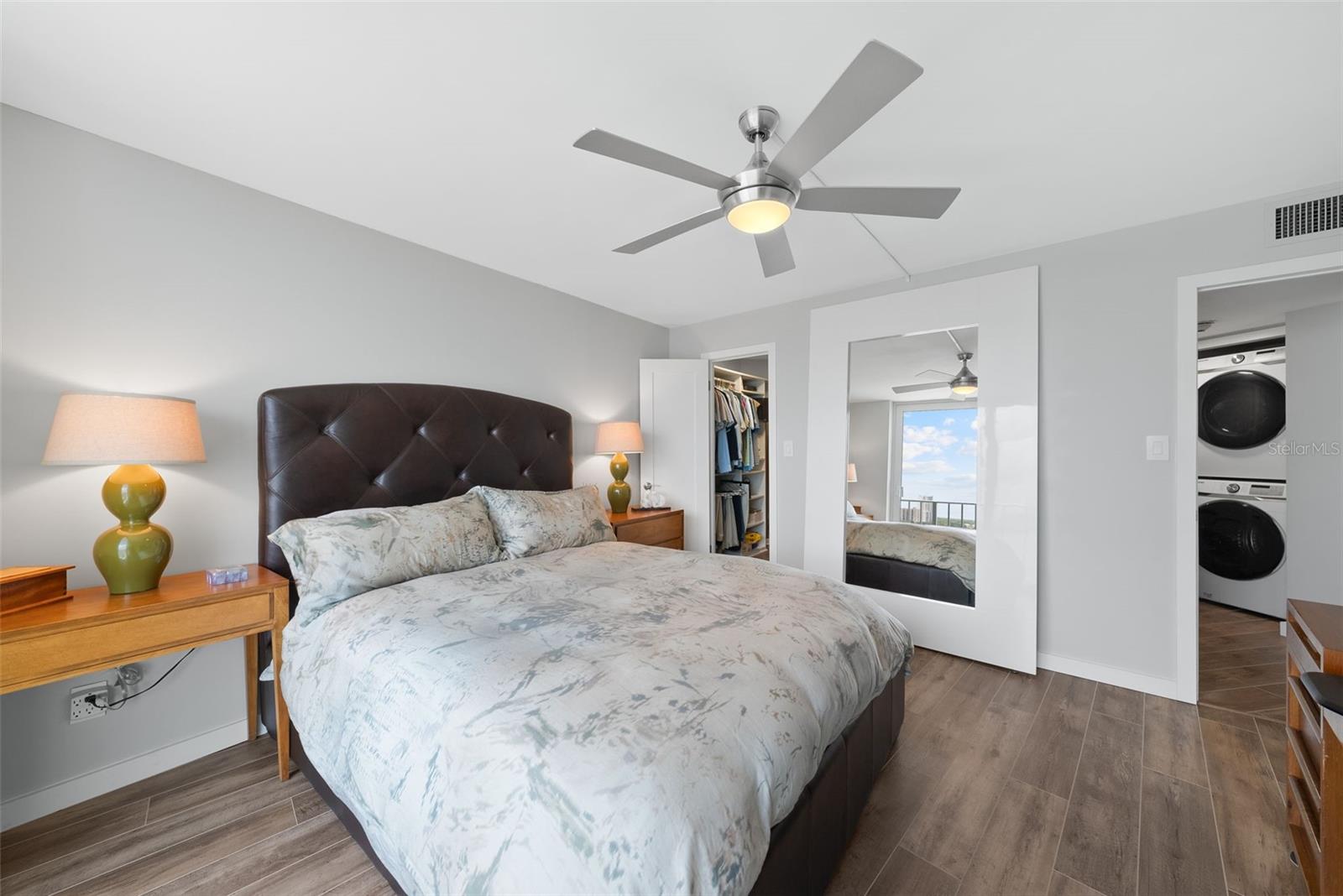 Image 9 of 18 For 2611 Bayshore Boulevard 1002