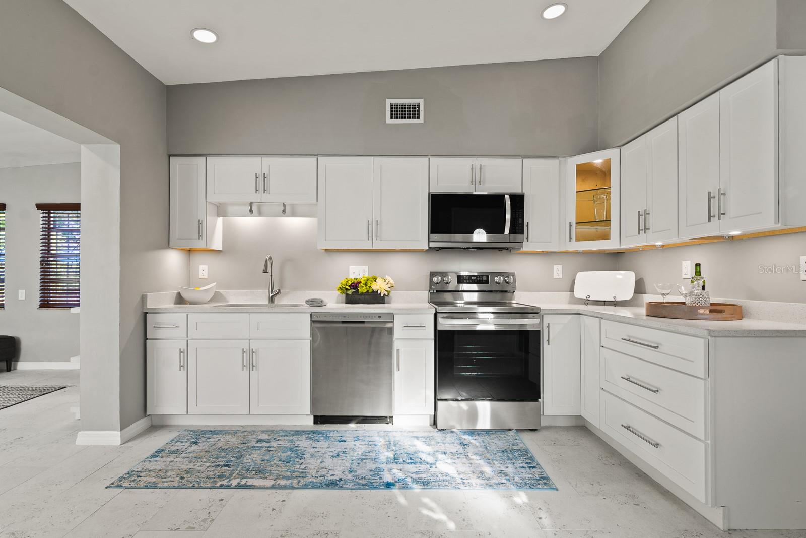 Image 11 of 42 For 510 Robles Street