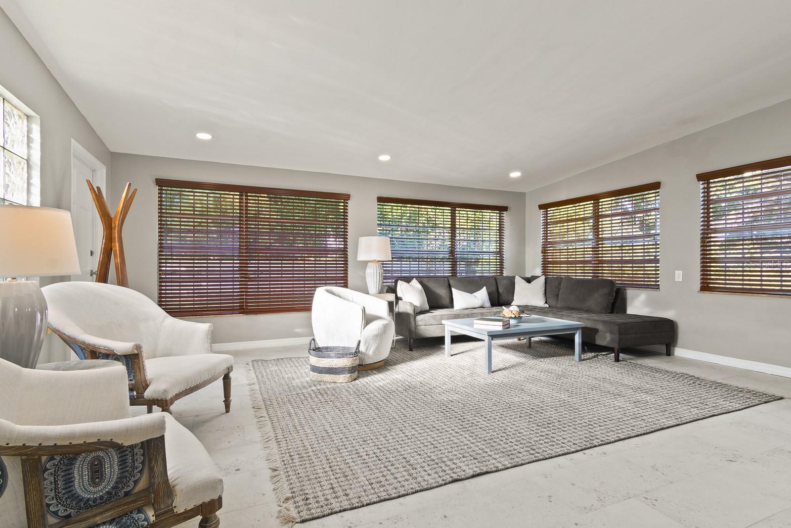 Image 18 of 42 For 510 Robles Street