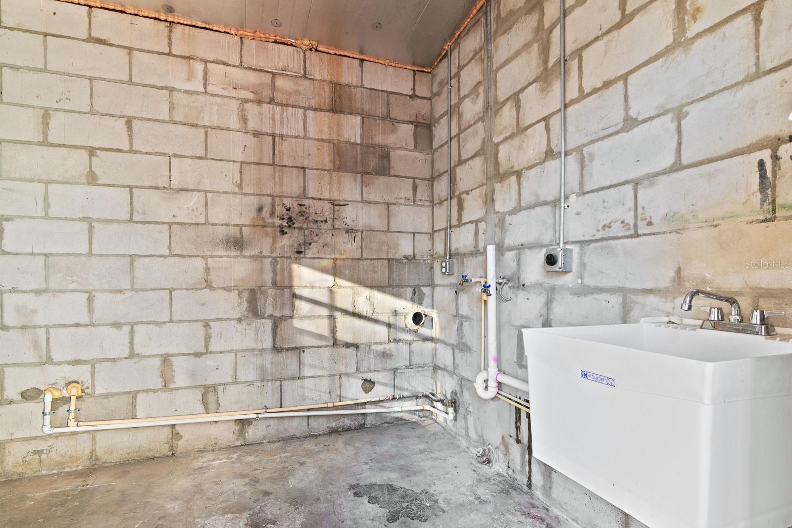 Image 37 of 42 For 510 Robles Street