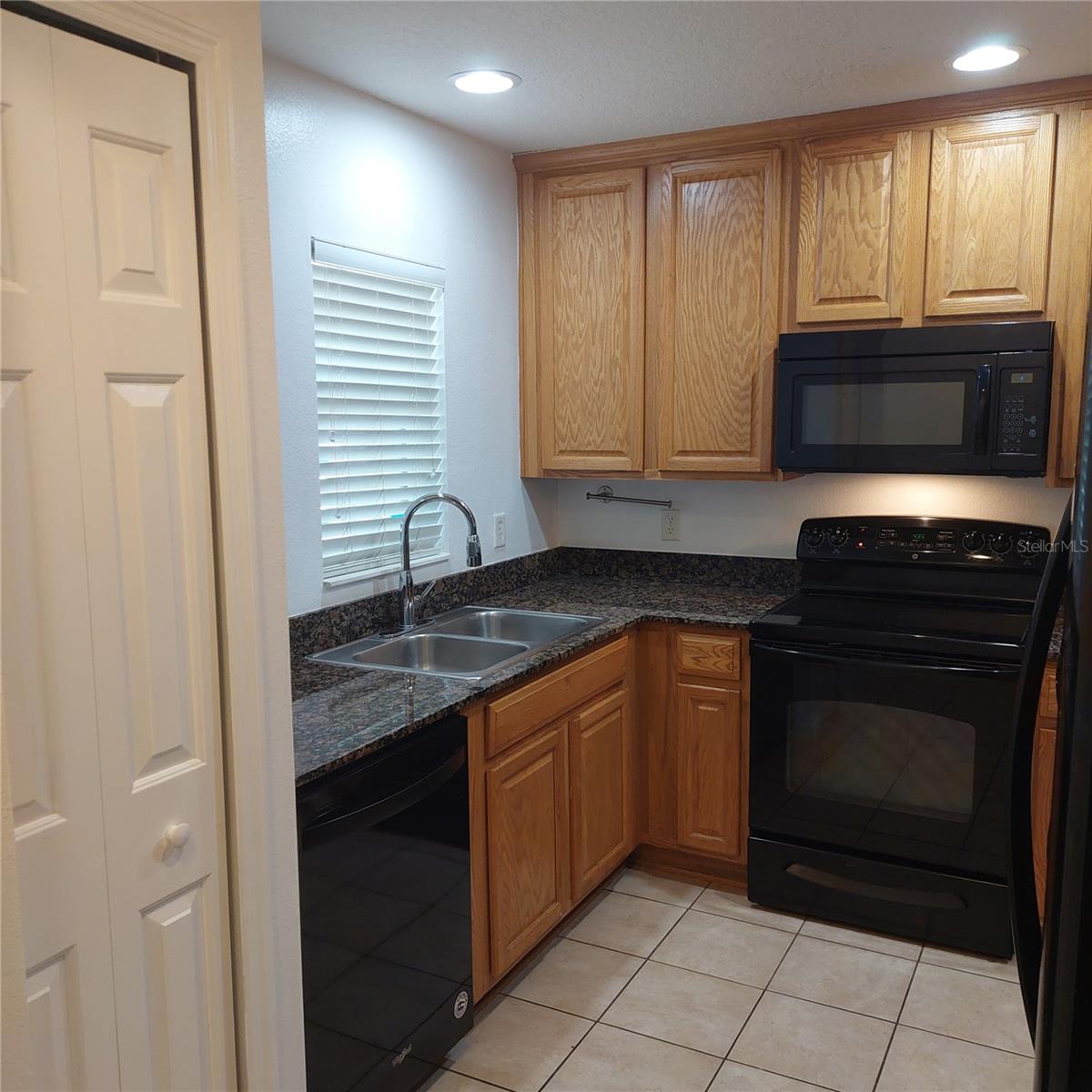 Image 6 of 43 For 9544 Charlesberg Drive