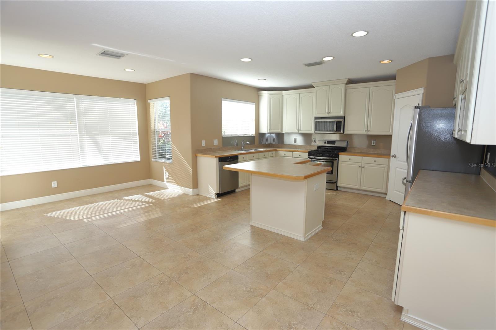 Image 8 of 26 For 16323 Bridgewalk Drive