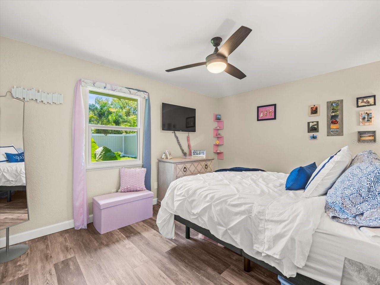 Image 7 of 30 For 1165 Falcon Drive