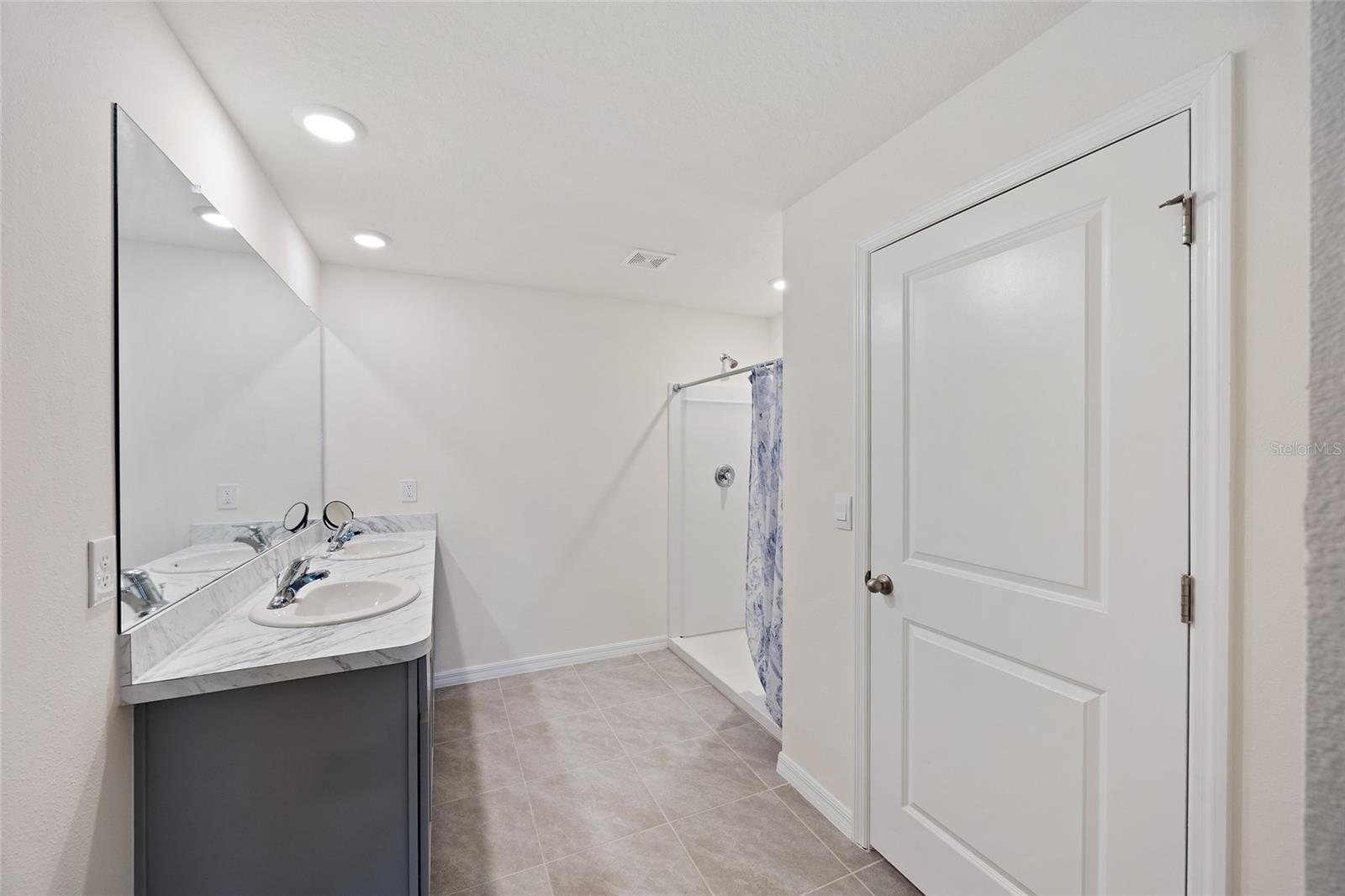 Listing photo id 12 for 11517 Timber Grove Lane