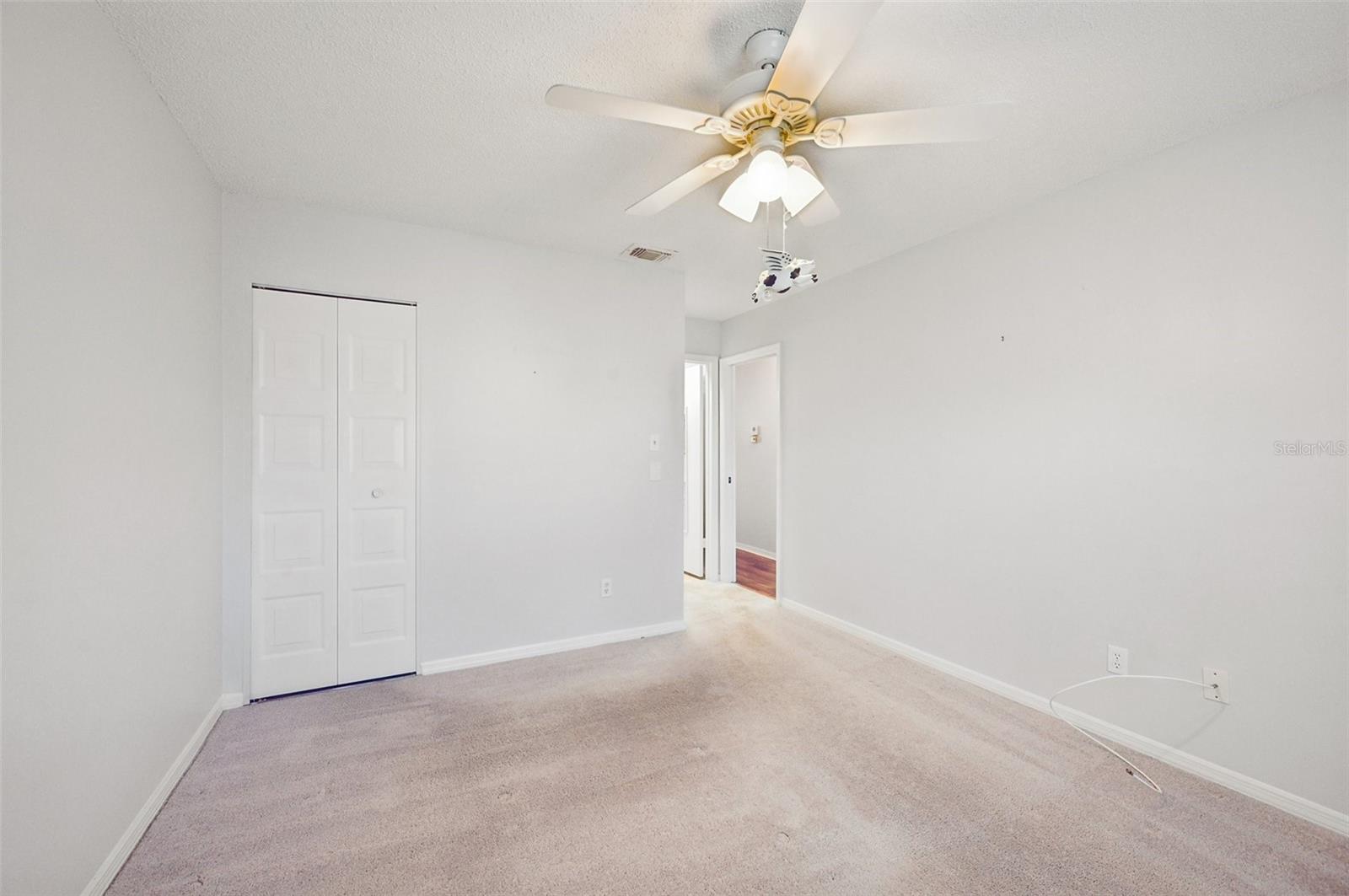 Image 15 of 57 For 214 Gloucester Boulevard