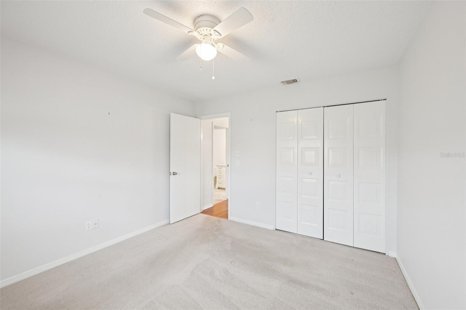 Image 20 of 57 For 214 Gloucester Boulevard