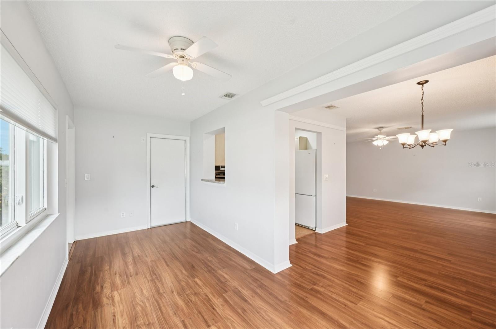 Image 9 of 57 For 214 Gloucester Boulevard