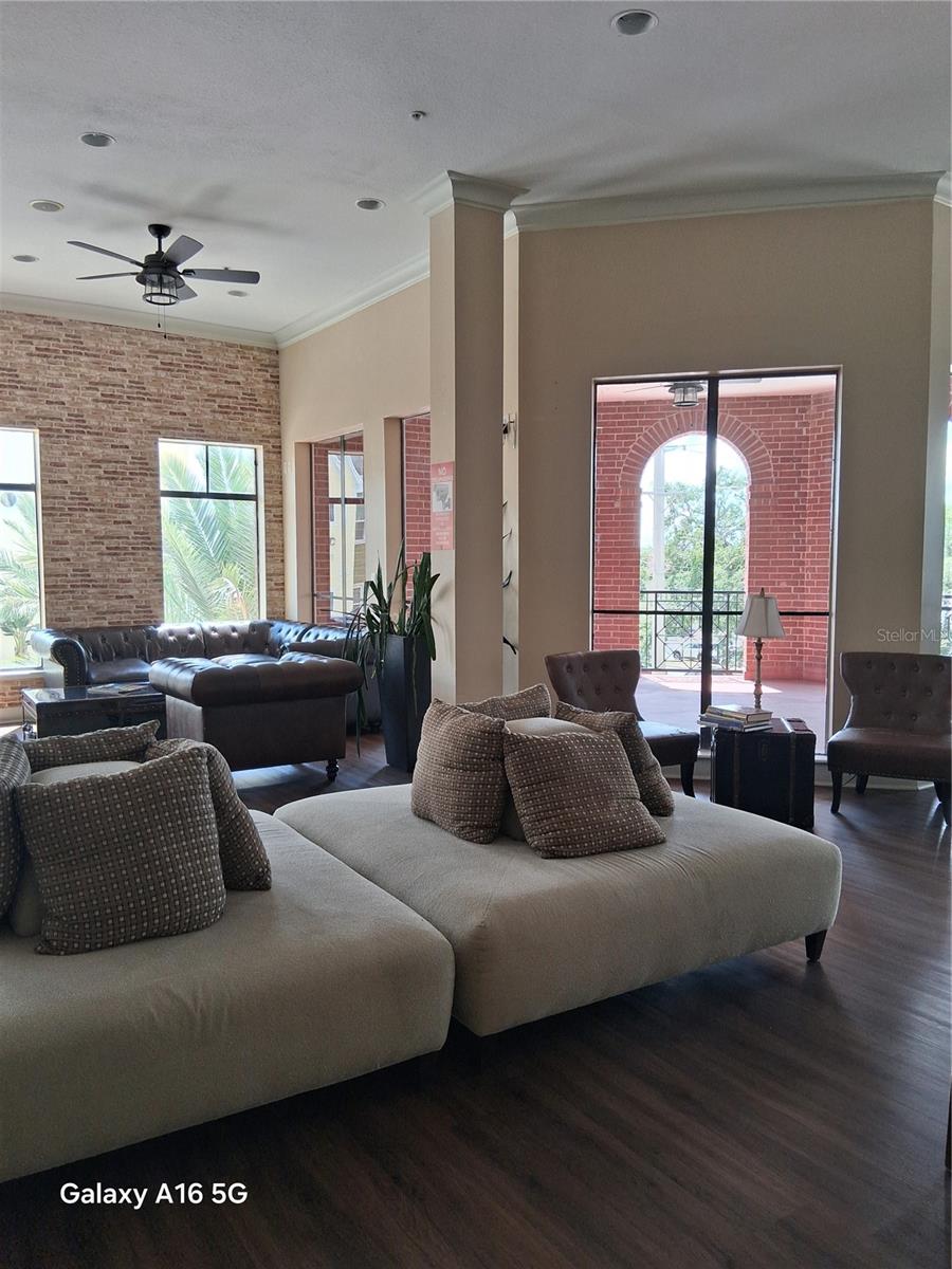 Image 17 of 19 For 1810 Palm Avenue 5220