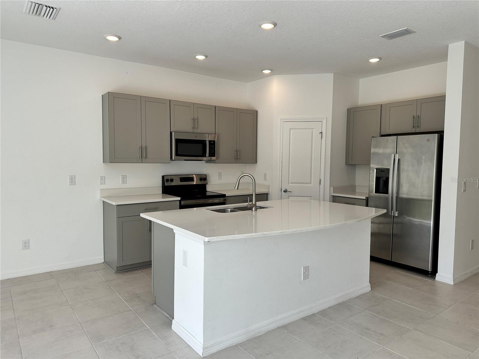 Image 4 of 33 For 2408 Paravane Way