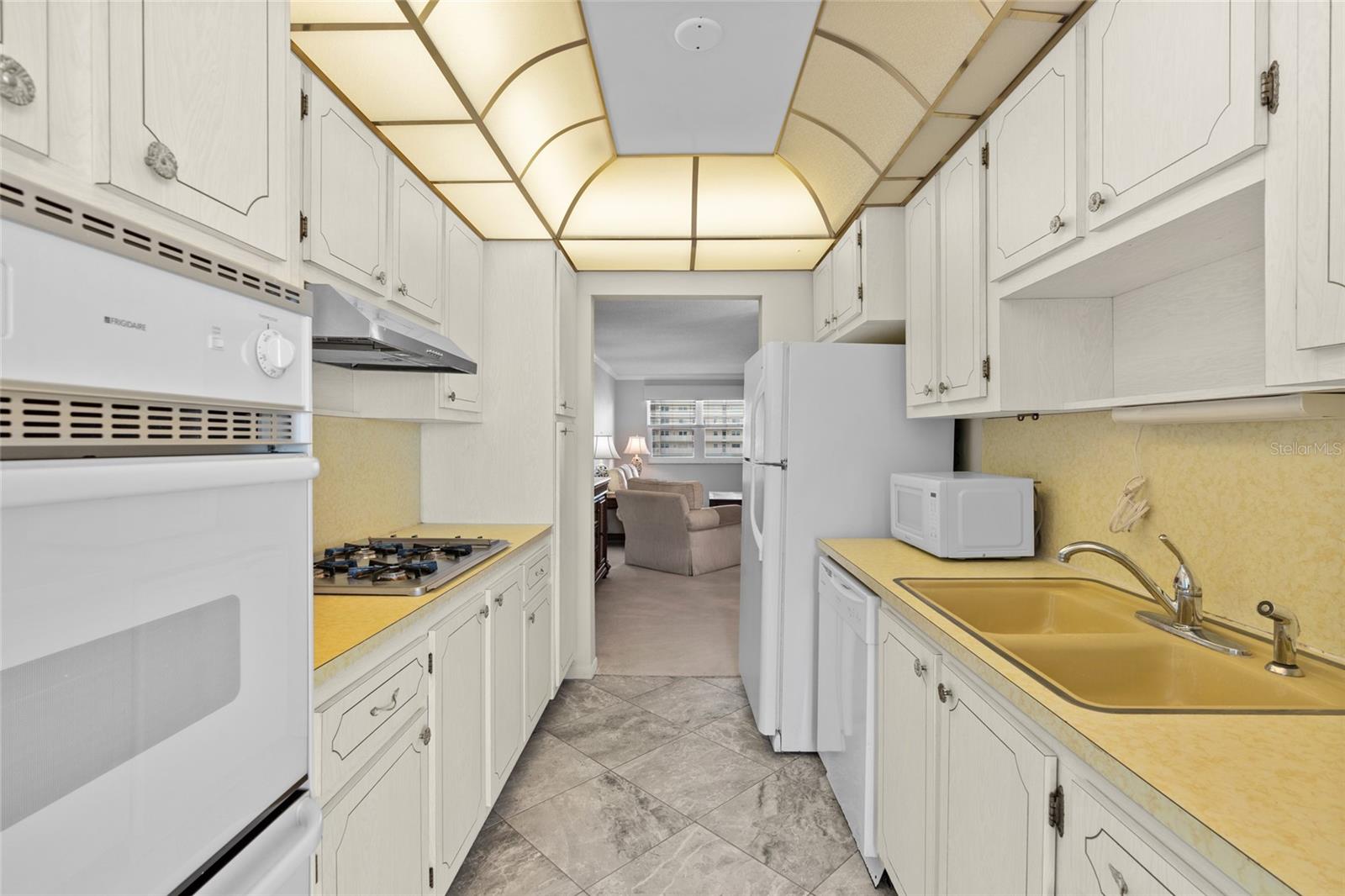 Image 11 of 50 For 5925 Shore Boulevard S 608