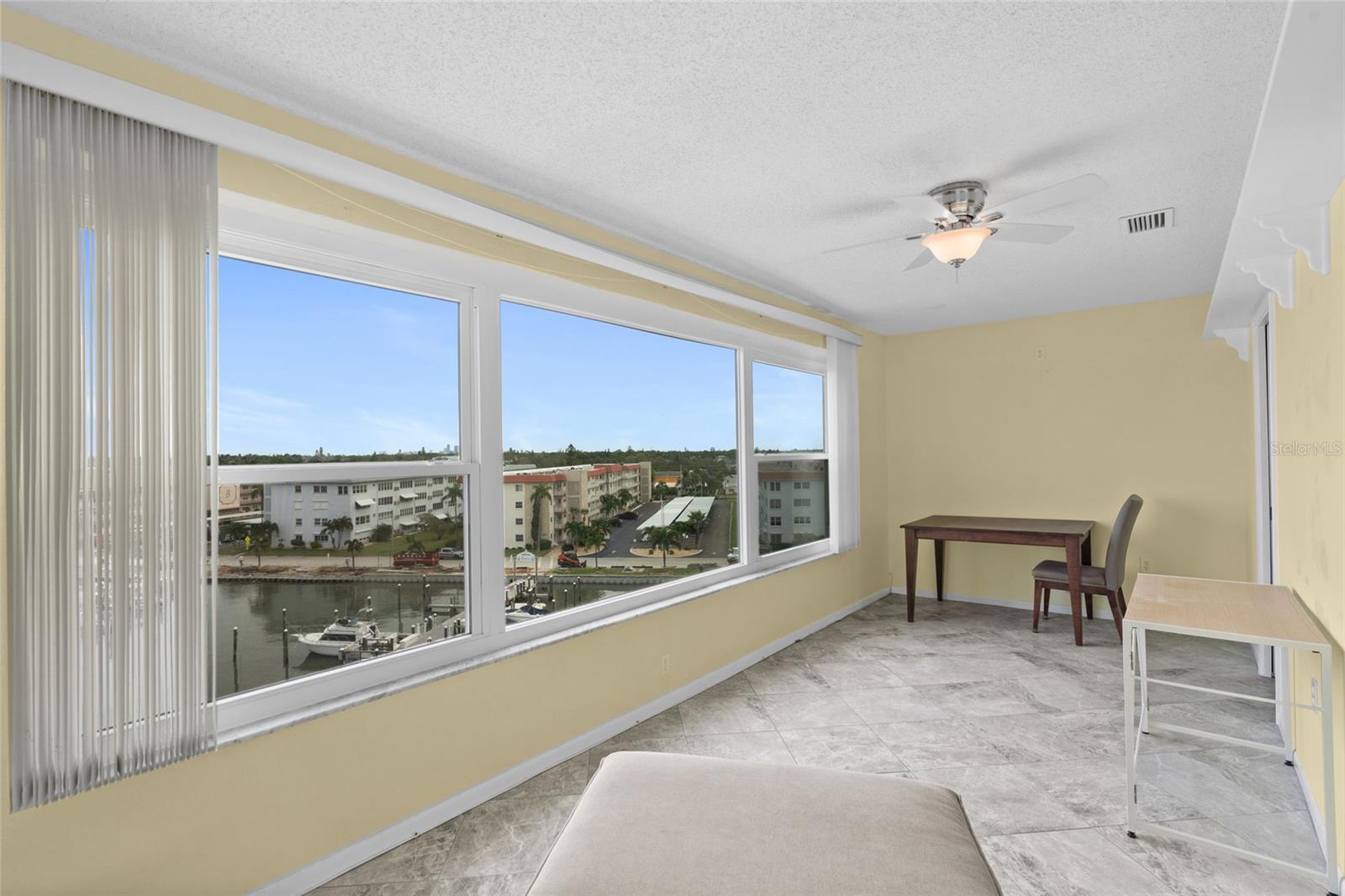 Image 17 of 50 For 5925 Shore Boulevard S 608