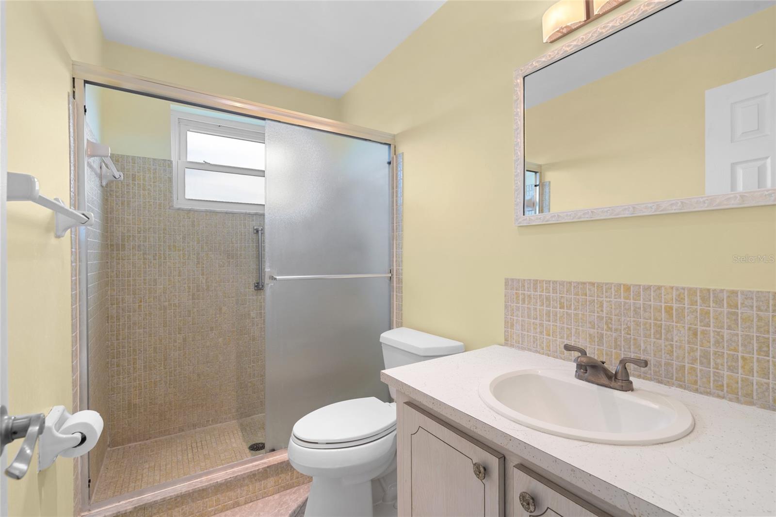 Image 21 of 50 For 5925 Shore Boulevard S 608