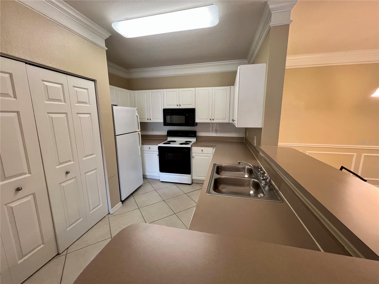 Image 10 of 31 For 4333 Bayside Village Drive 327