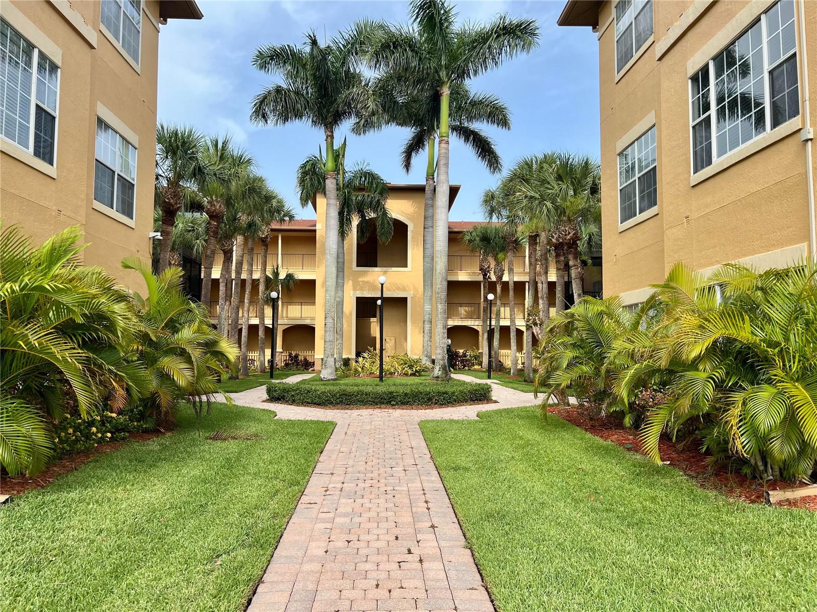 Image 22 of 31 For 4333 Bayside Village Drive 327