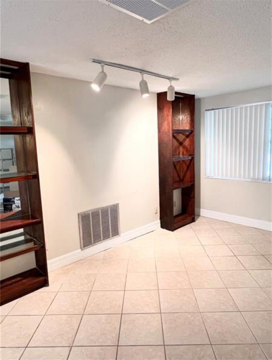 Image 10 of 20 For 7245 Exemplar Drive