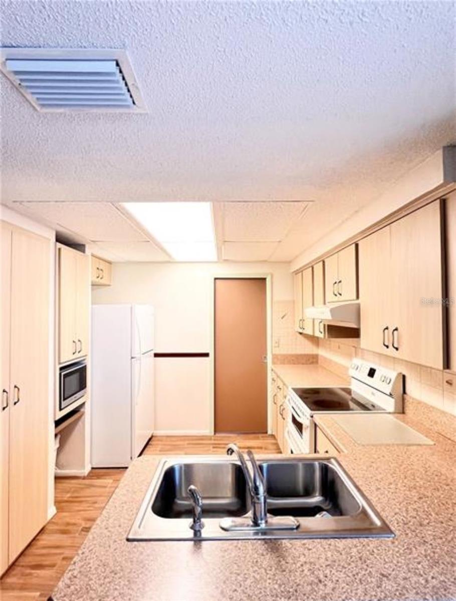 Image 4 of 20 For 7245 Exemplar Drive