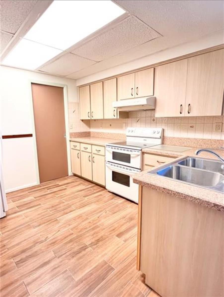Image 5 of 20 For 7245 Exemplar Drive
