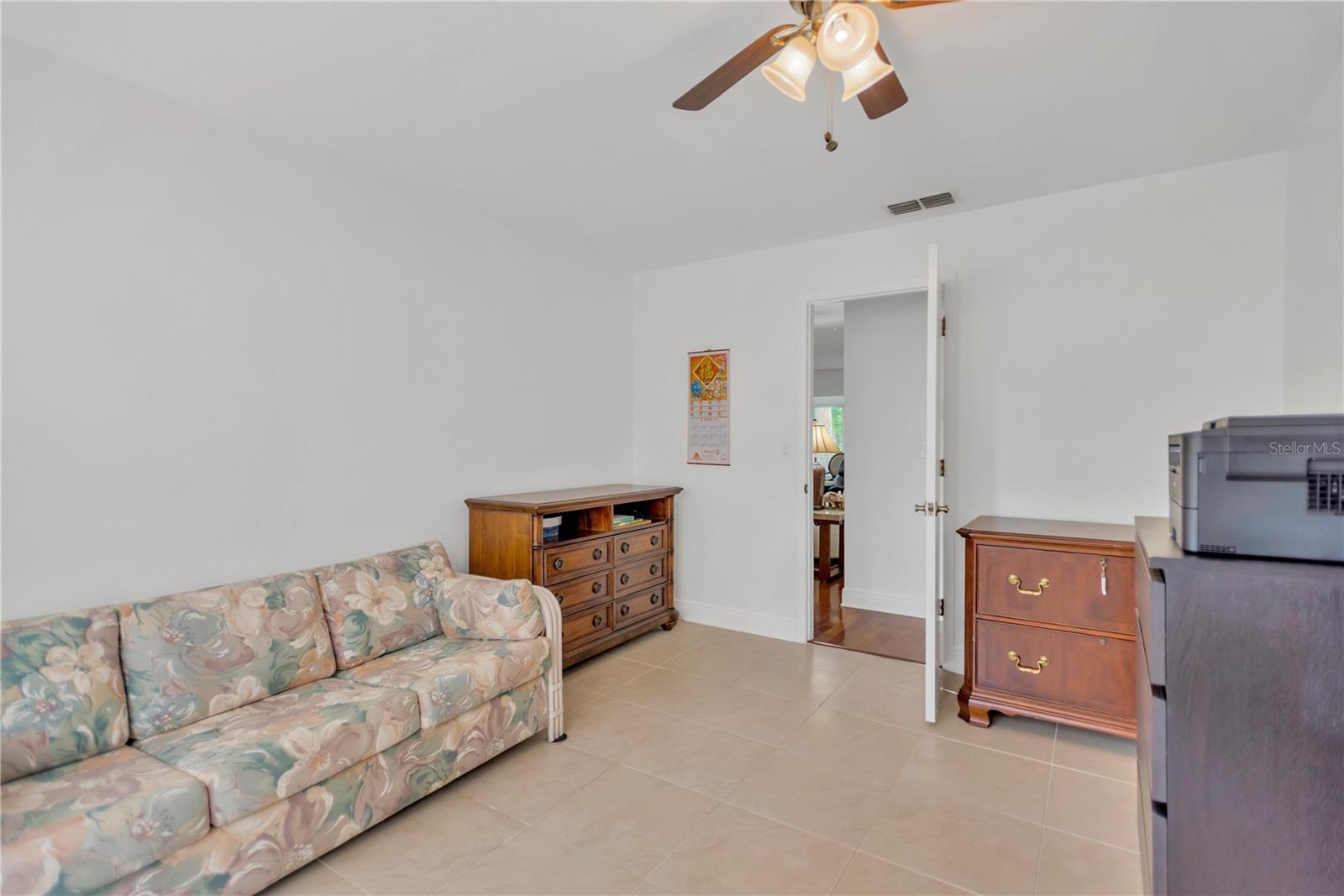 Image 18 of 26 For 1090 Seville Drive 29