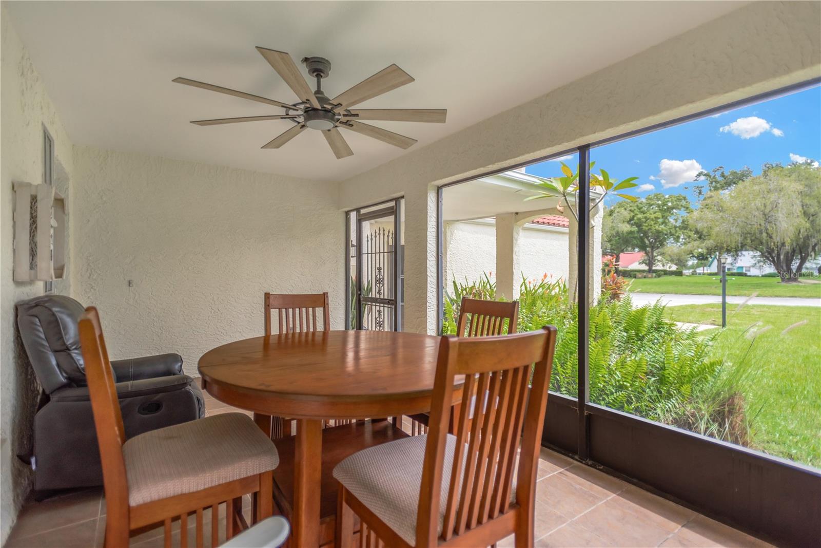 Image 3 of 26 For 1090 Seville Drive 29