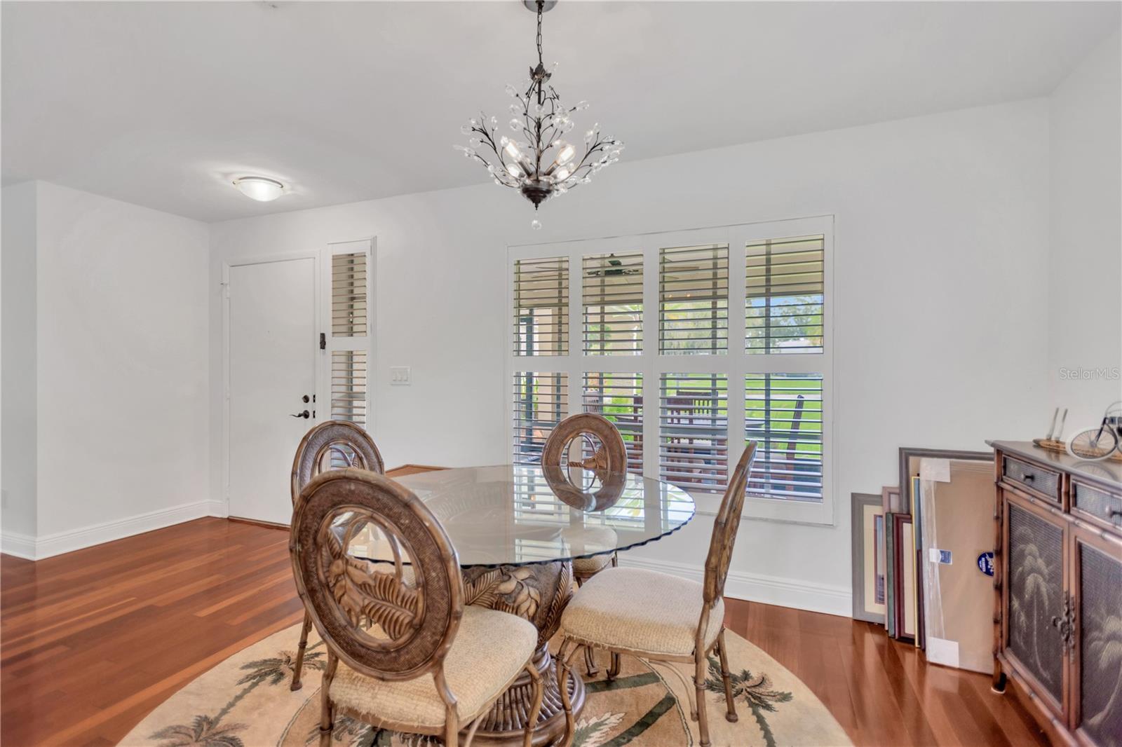 Image 5 of 26 For 1090 Seville Drive 29