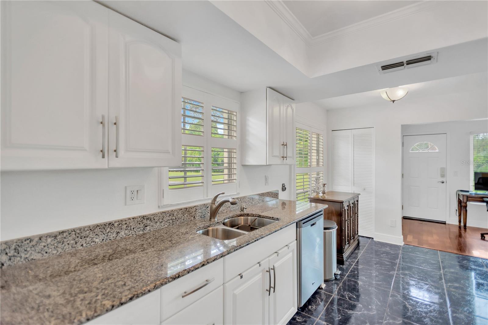 Image 6 of 26 For 1090 Seville Drive 29