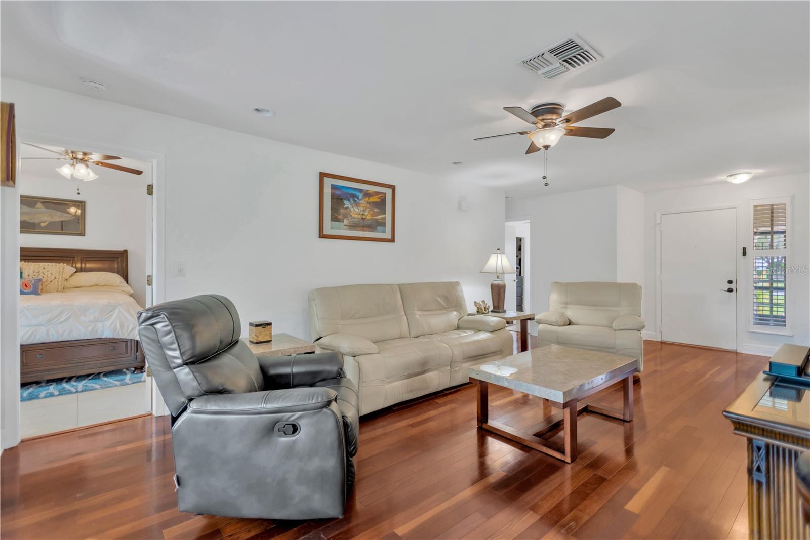 Image 9 of 26 For 1090 Seville Drive 29