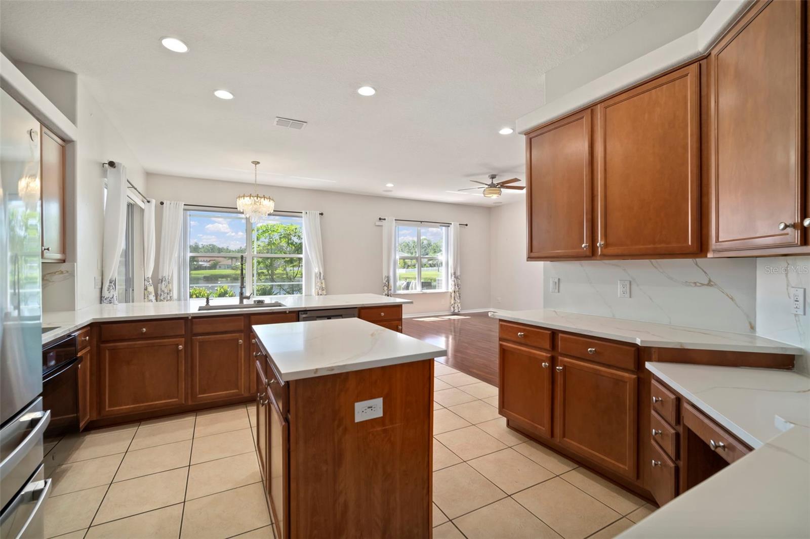 Image 14 of 60 For 26730 Shoregrass Drive