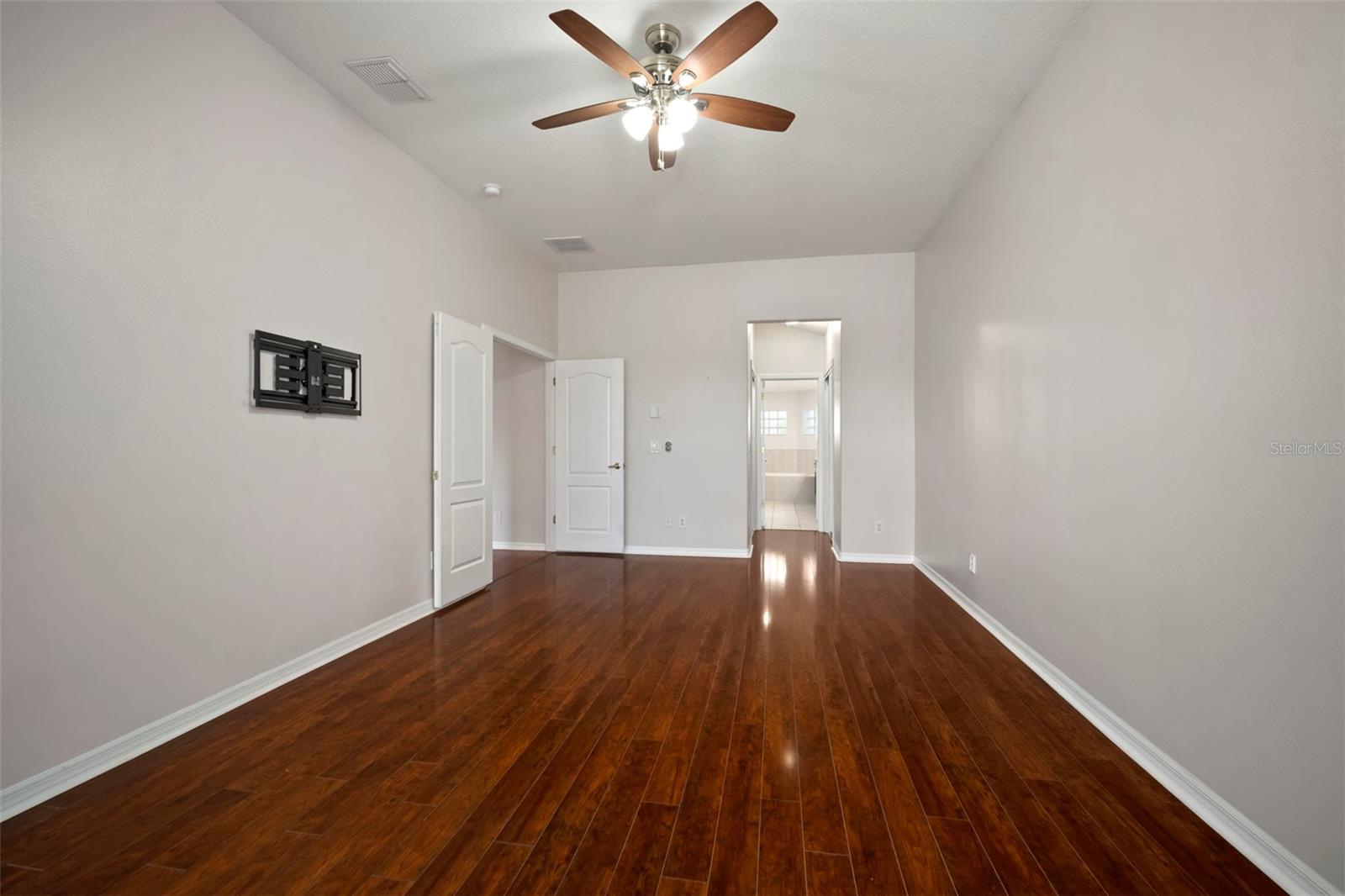 Image 24 of 60 For 26730 Shoregrass Drive