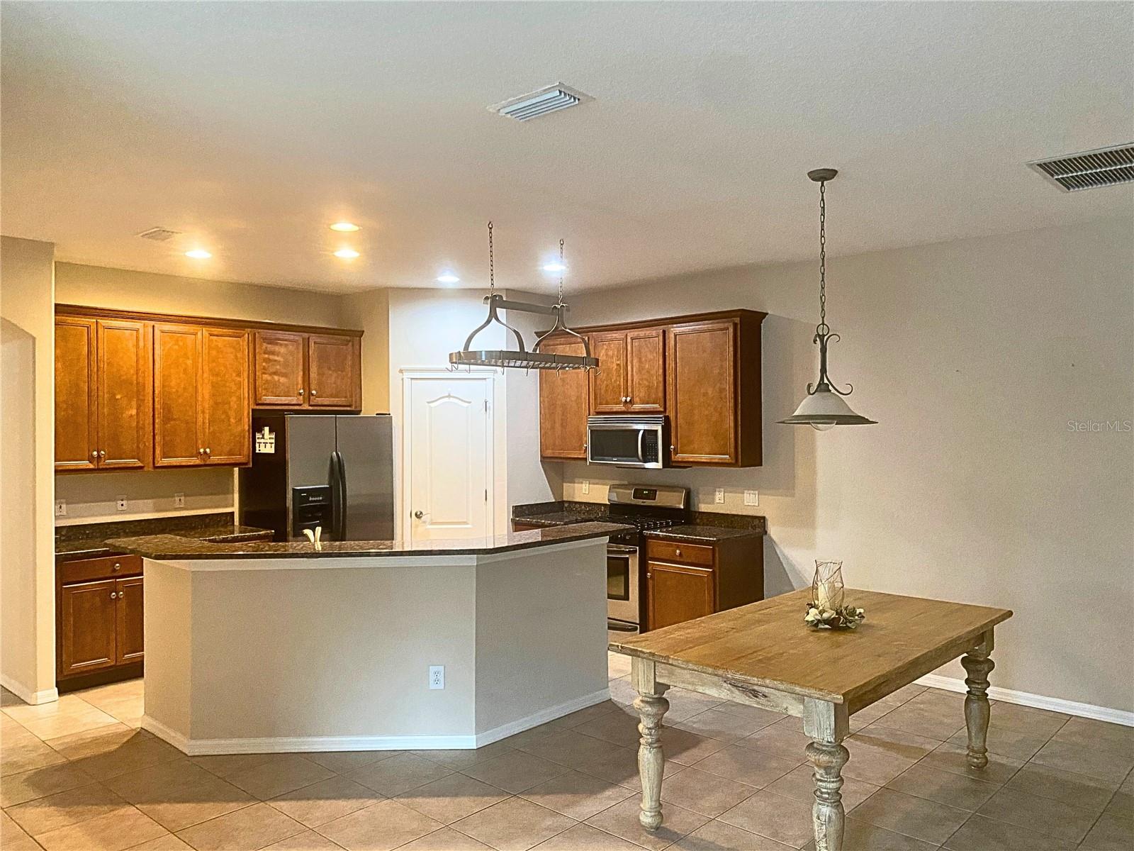 Image 6 of 19 For 7404 Surrey Wood Lane