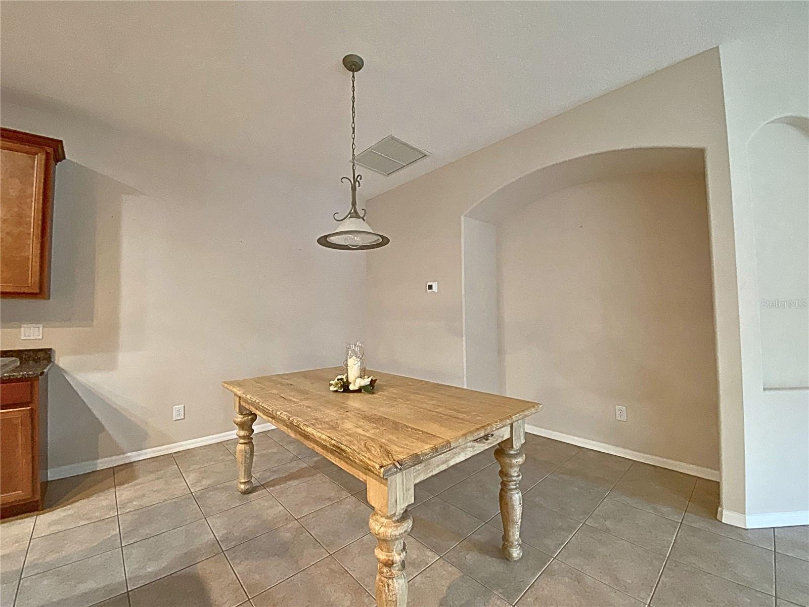 Image 7 of 19 For 7404 Surrey Wood Lane