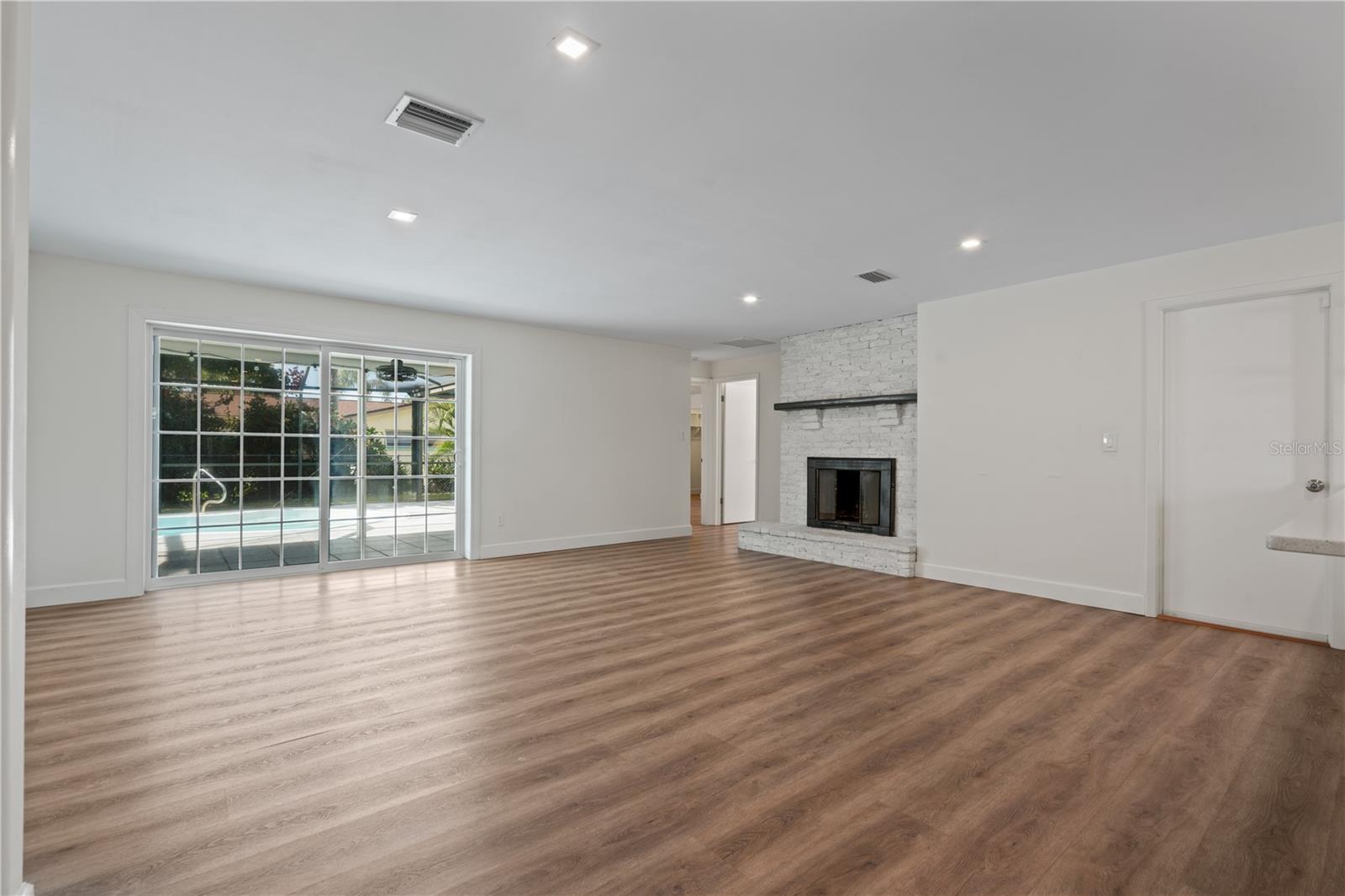 Image 7 of 18 For 1852 Albright Drive