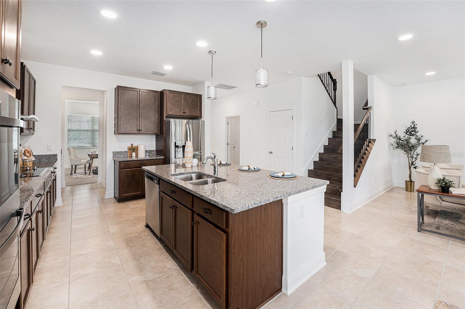 Image 13 of 39 For 7815 Bronze Oak Drive