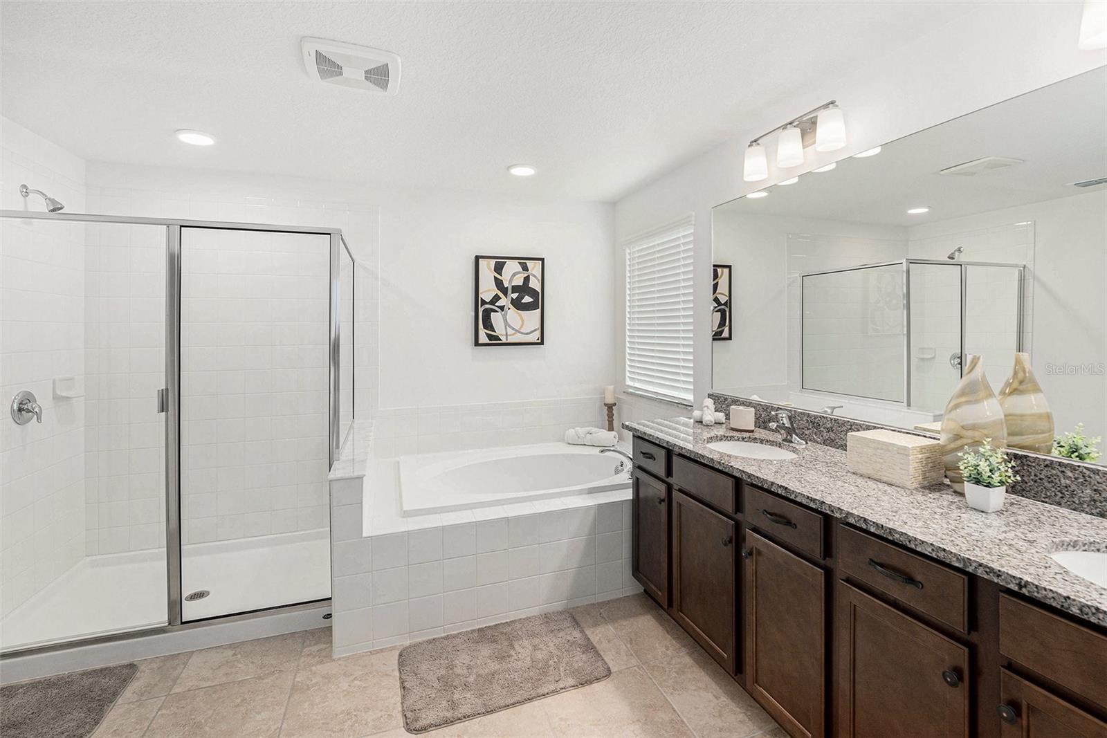 Image 18 of 39 For 7815 Bronze Oak Drive