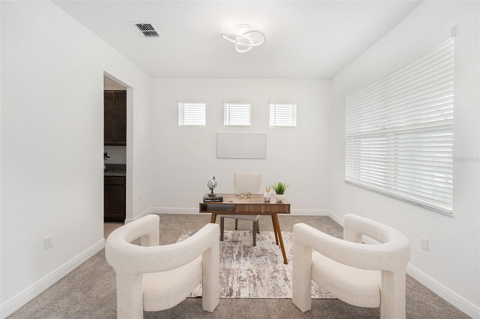 Image 8 of 39 For 7815 Bronze Oak Drive