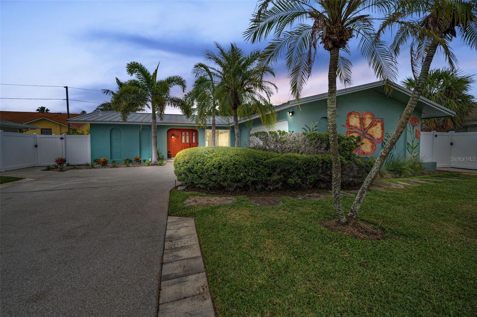 Details for 113 12th Street, BELLEAIR BEACH, FL 33786