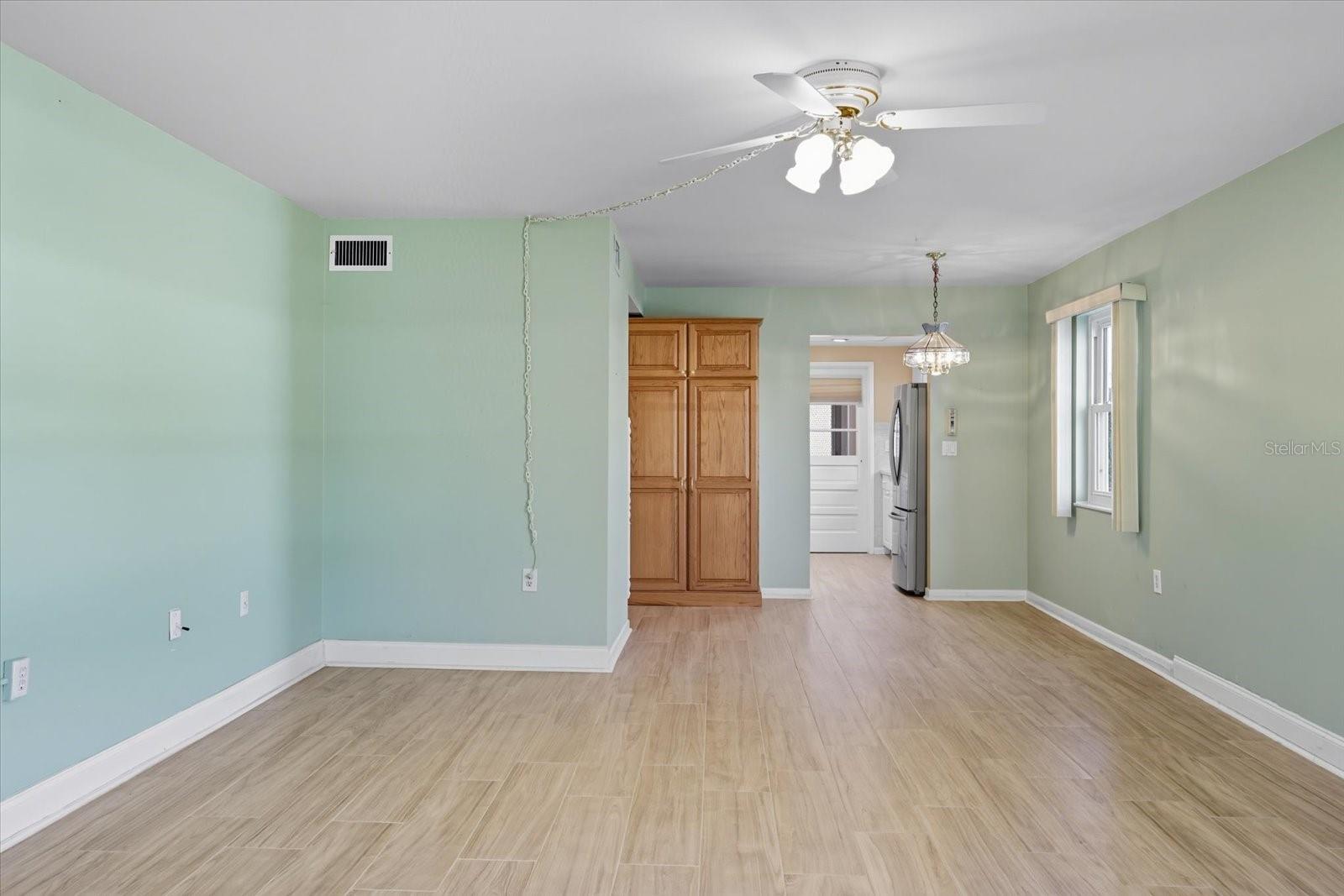 Image 6 of 34 For 5970 21st Street N 1
