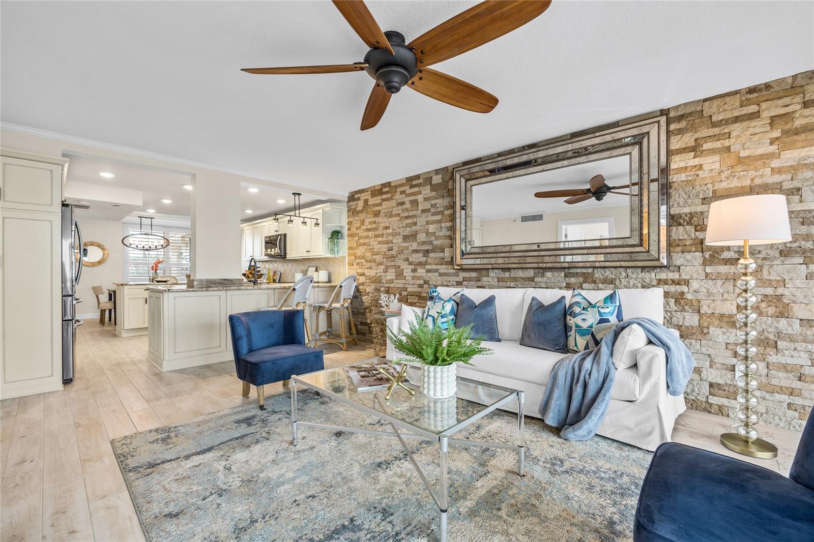 Listing photo id 9 for 17900 Gulf Boulevard 1e