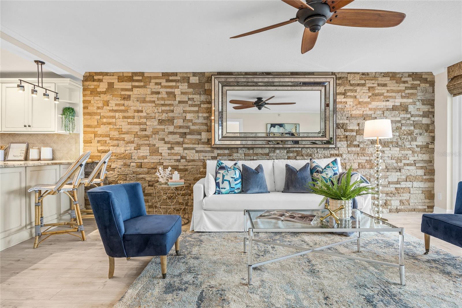 Listing photo id 10 for 17900 Gulf Boulevard 1e