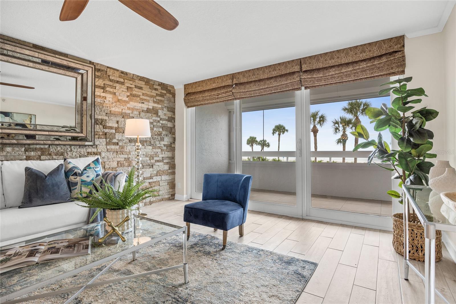 Listing photo id 13 for 17900 Gulf Boulevard 1e