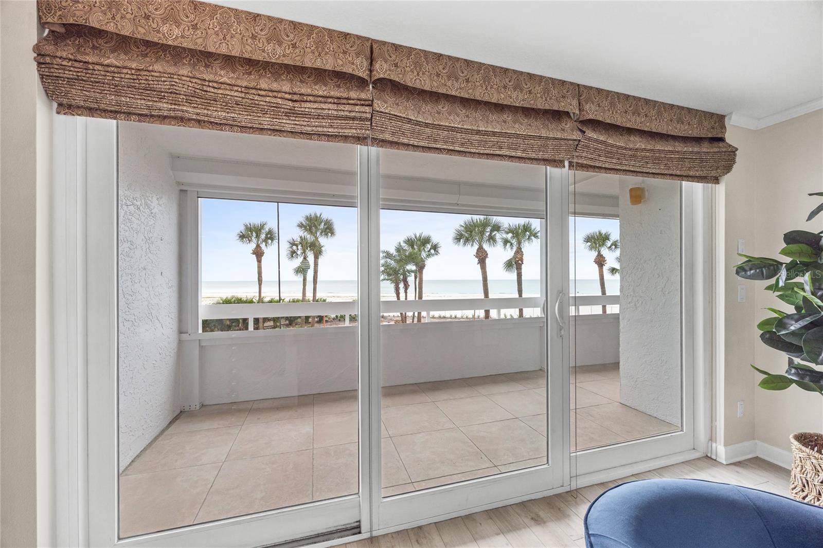 Listing photo id 14 for 17900 Gulf Boulevard 1e