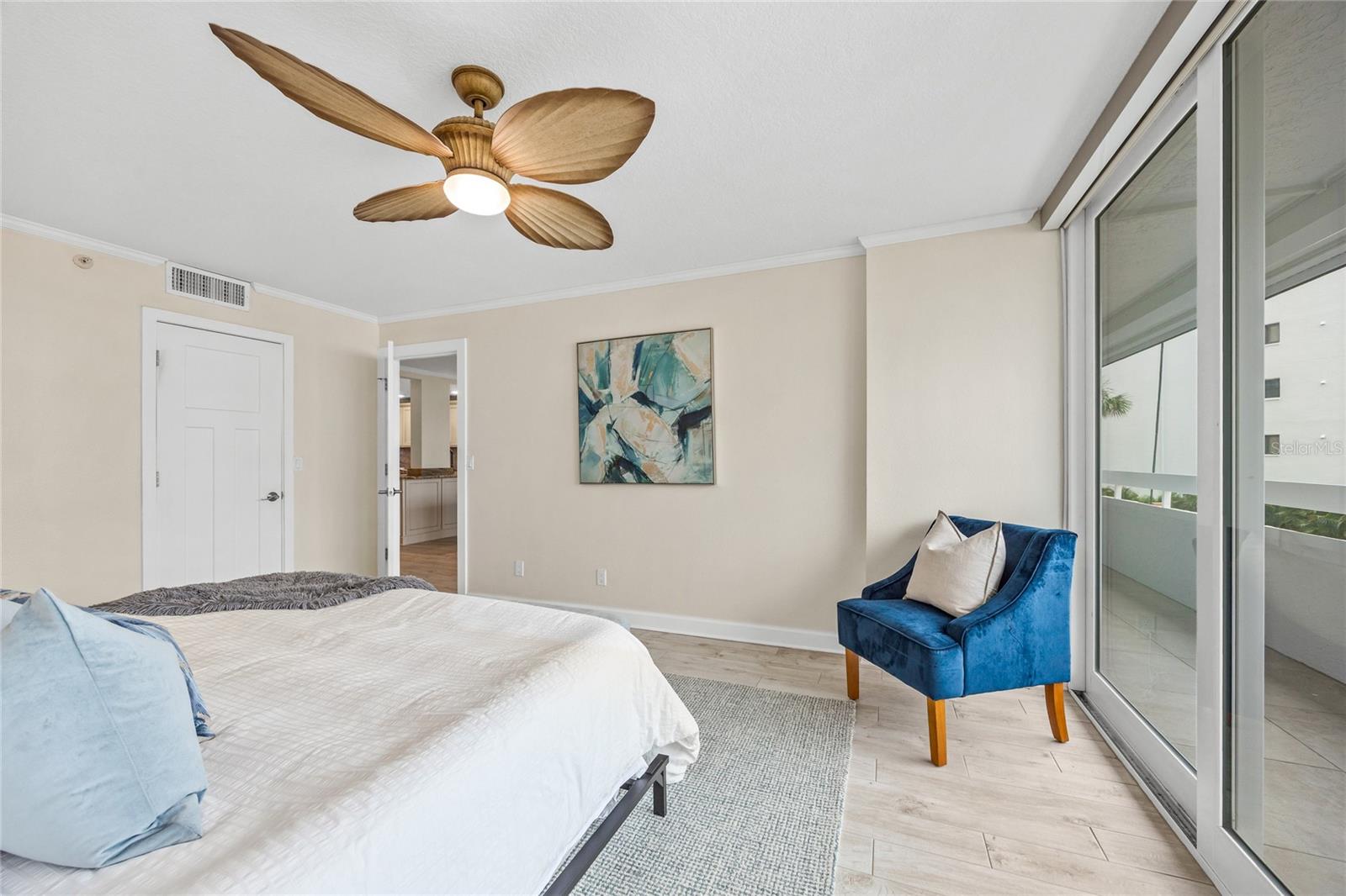 Listing photo id 18 for 17900 Gulf Boulevard 1e