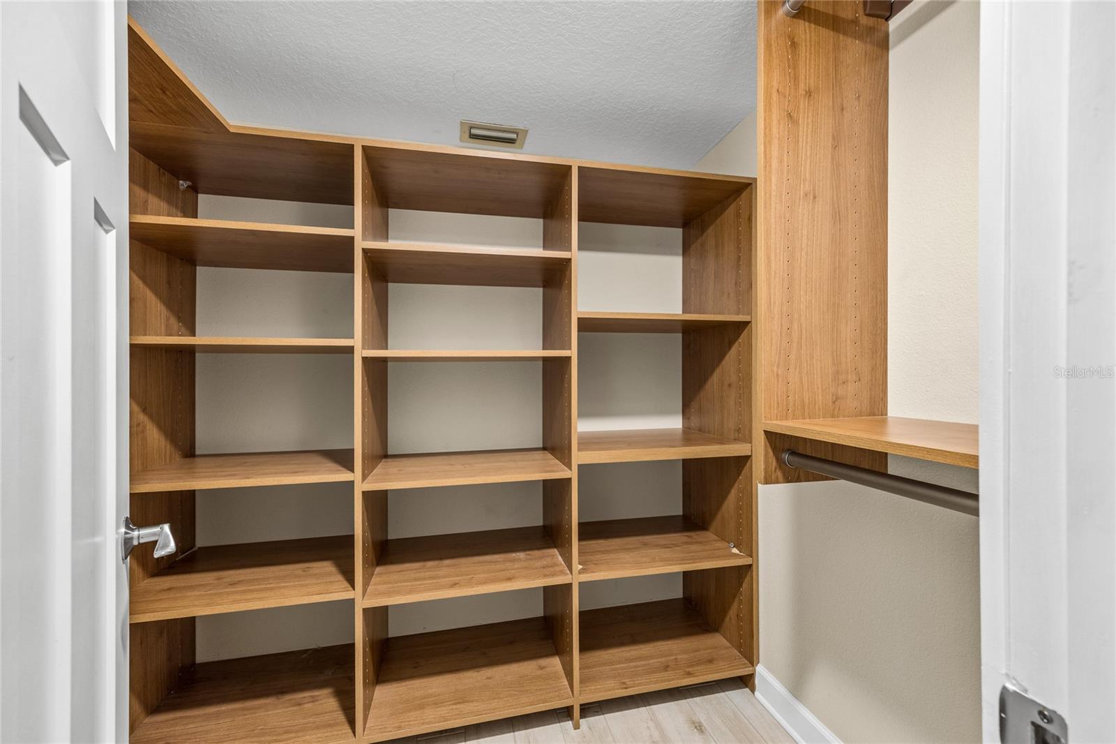 Listing photo id 24 for 17900 Gulf Boulevard 1e