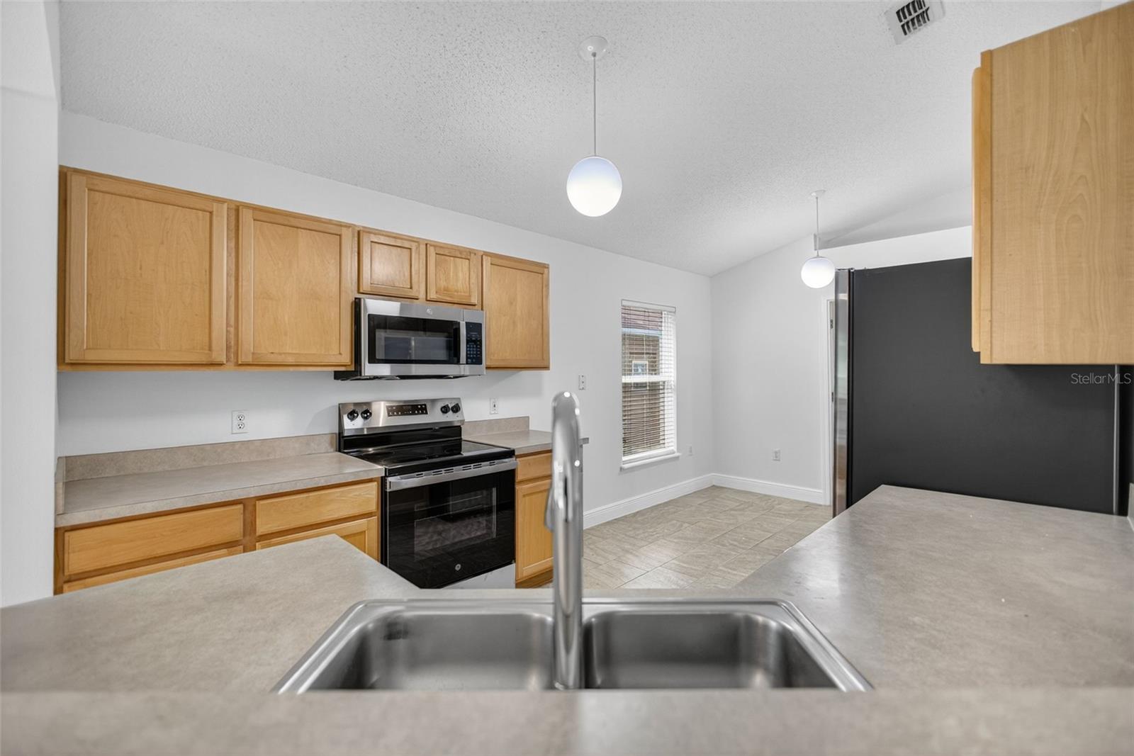 Image 17 of 44 For 4922 Copper Canyon Boulevard