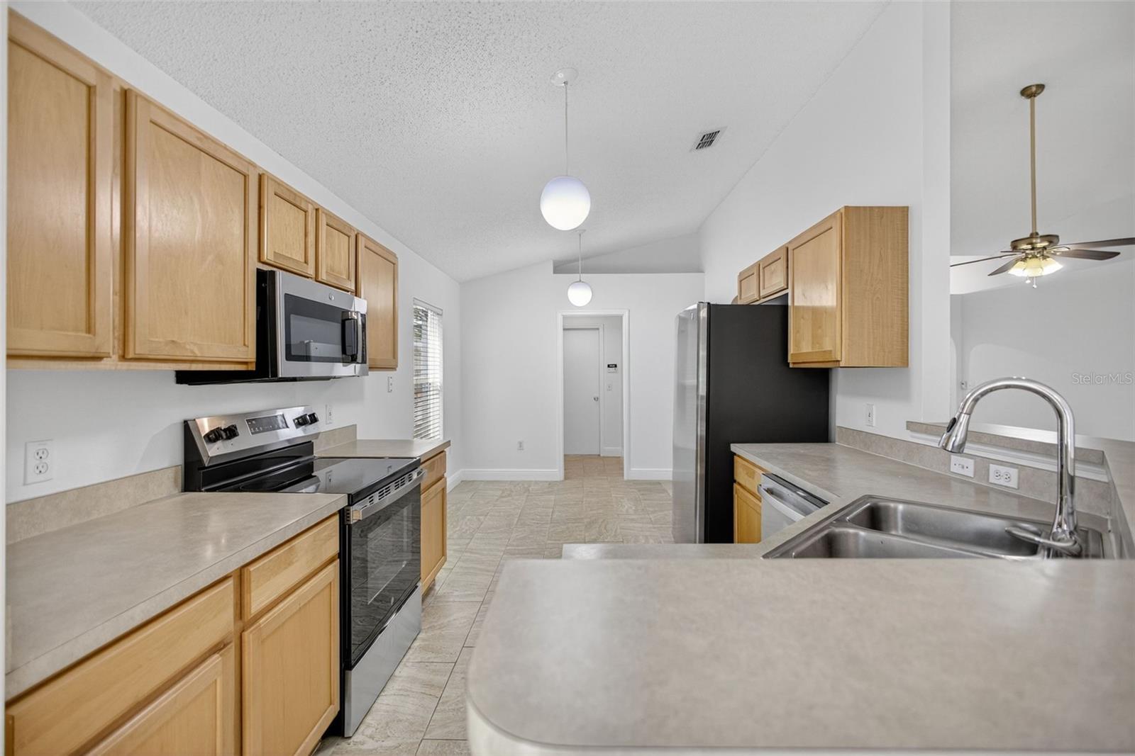 Image 18 of 44 For 4922 Copper Canyon Boulevard