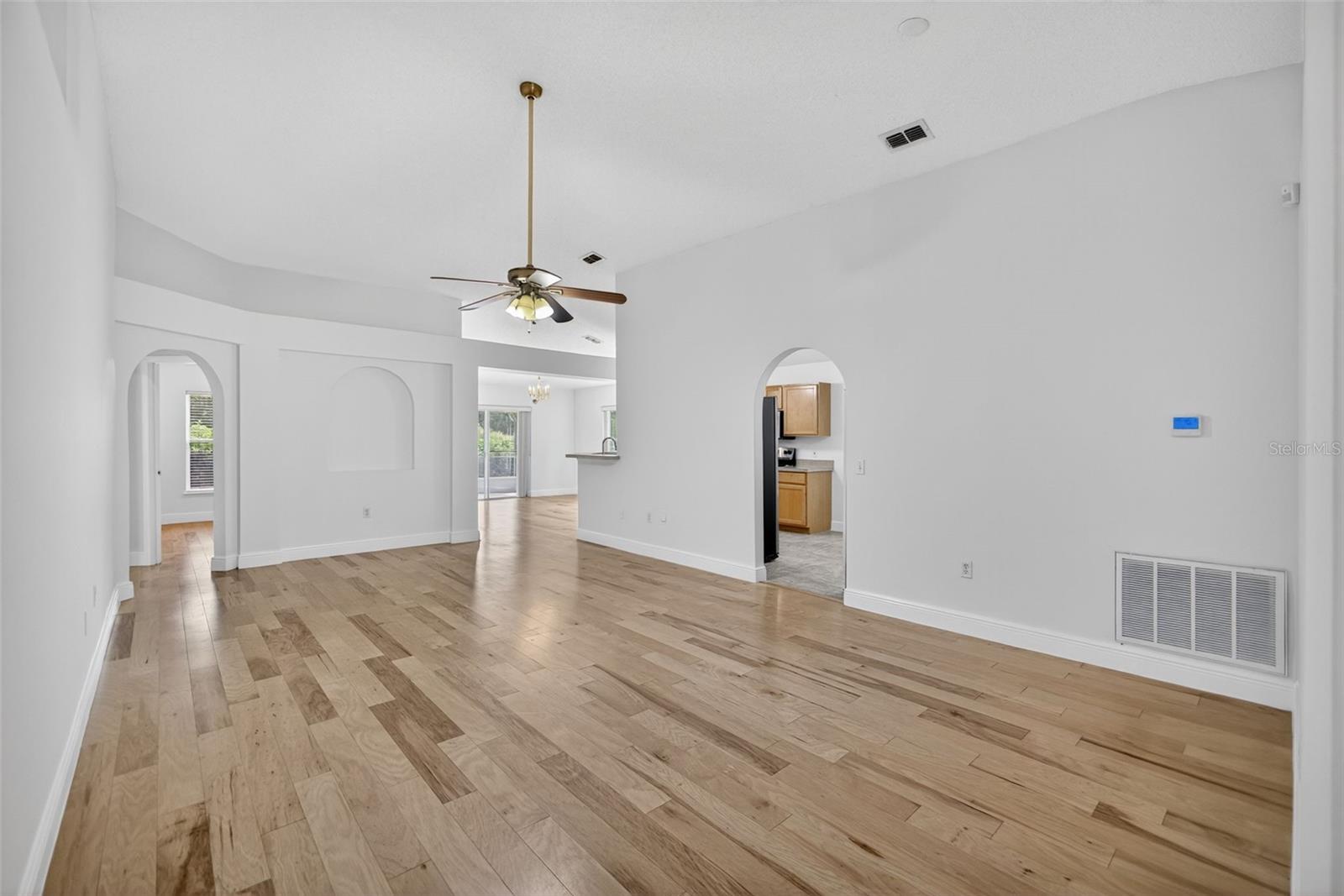 Image 20 of 44 For 4922 Copper Canyon Boulevard