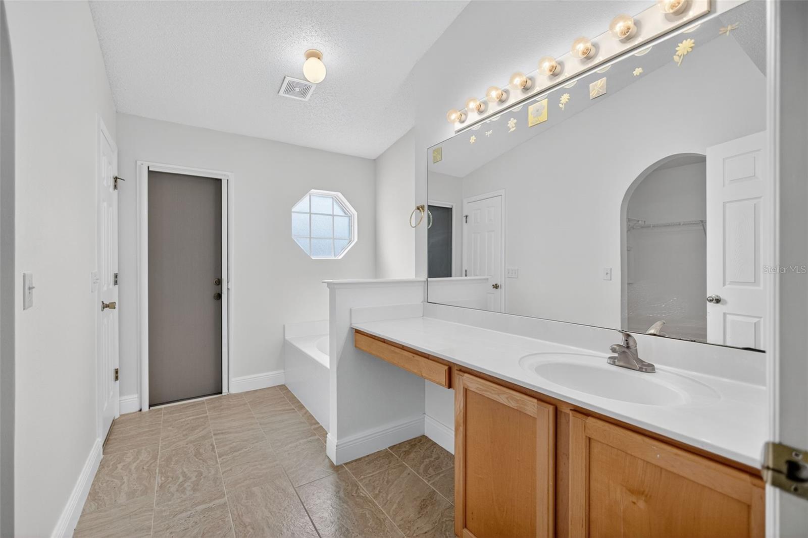 Image 35 of 44 For 4922 Copper Canyon Boulevard